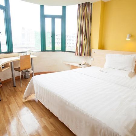 7Days Inn Premium Guangzhou Tianhe West Tiyu Road Subway Station Room photo