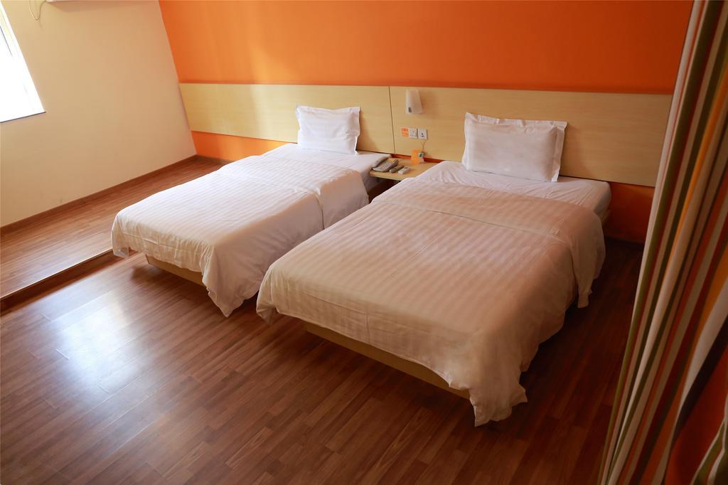 7Days Inn Premium Guangzhou Tianhe West Tiyu Road Subway Station Room photo