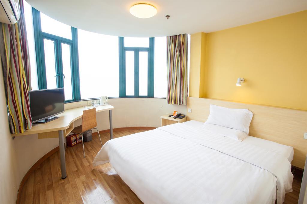 7Days Inn Premium Guangzhou Tianhe West Tiyu Road Subway Station Room photo