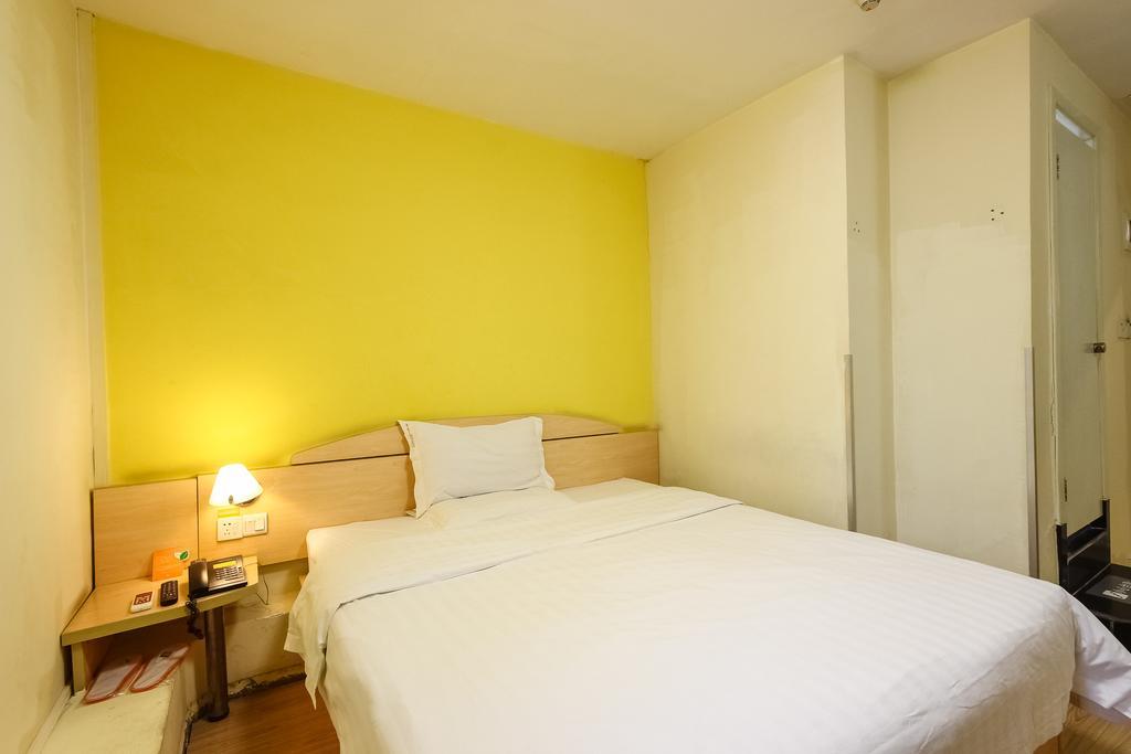 7Days Inn Premium Guangzhou Tianhe West Tiyu Road Subway Station Exterior photo